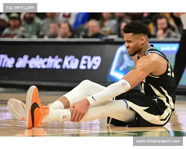 字母哥因食物中毒缺席训练,G2出战存疑 字母哥因食物中毒缺席训练,G2出战存疑